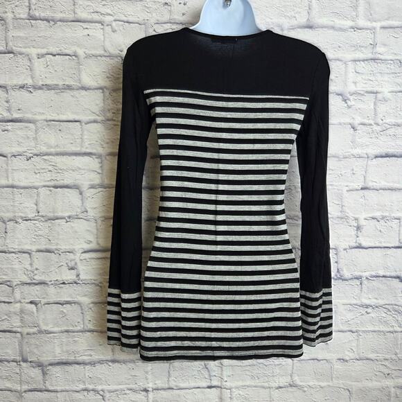🌼41 Hawthorn Womens Top Size XS Long Sleeve Crew Neck Stripes Black Gray🌼 - Picture 2 of 11